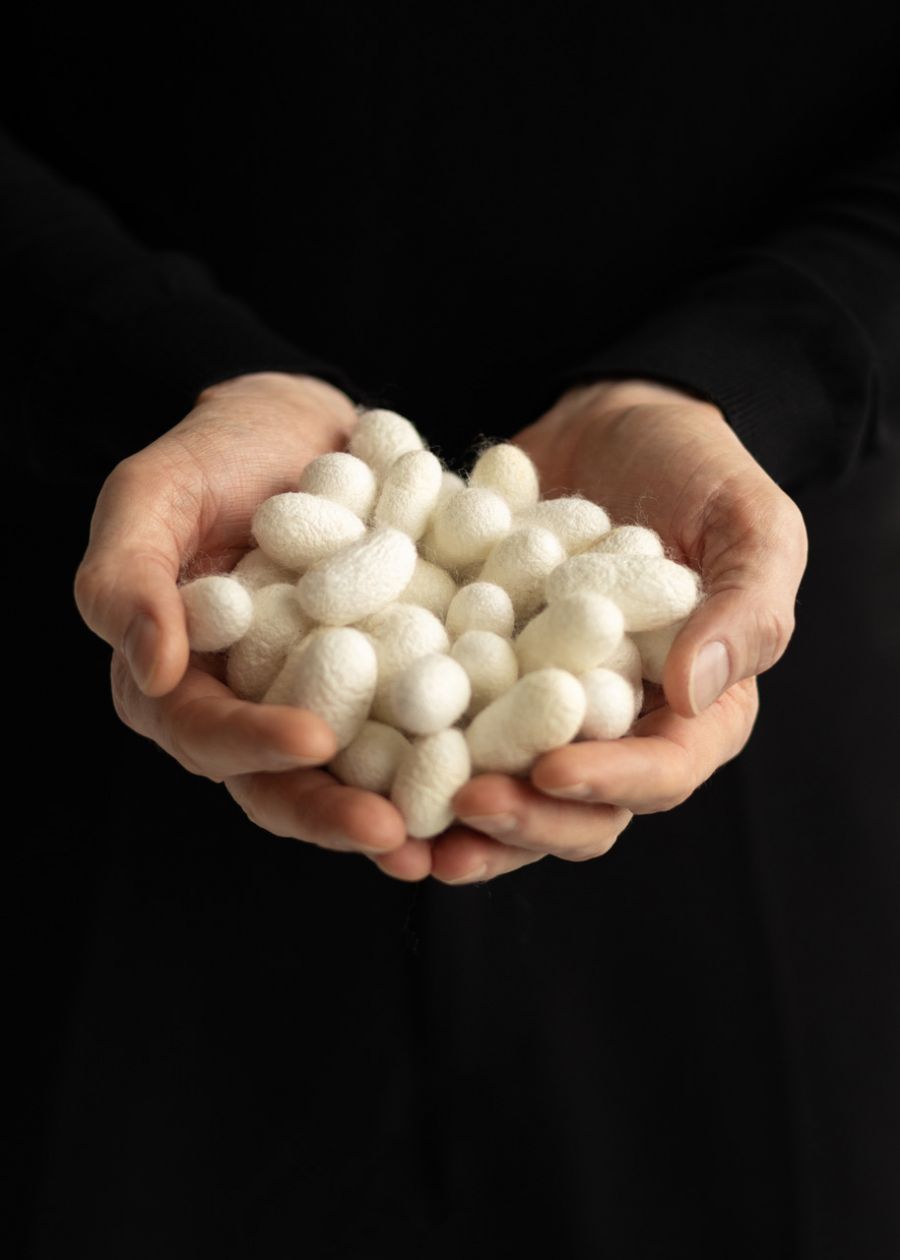 Szericin: A bőrápolás természetes csodafegyvere - Ápolt vagyok - Mindent a testnek - monx cosmetix, sericin, szericin krém, 