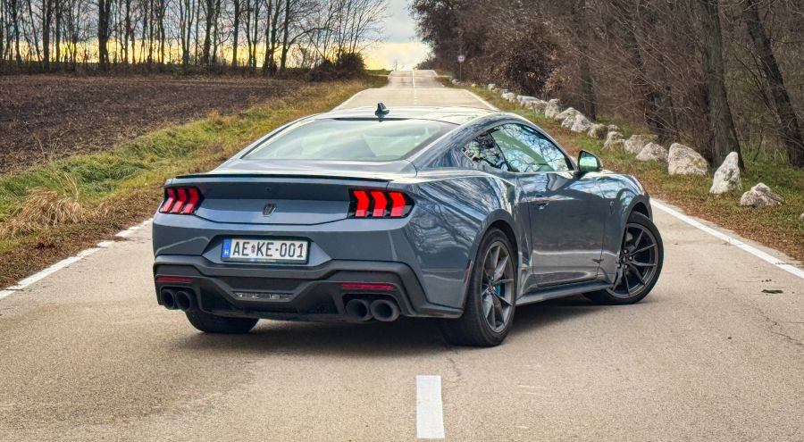 Utolsó felvonás? Ford Mustang Dark Horse 5.0 V8 - Autó & Motor - MOBILITY - ford, ford mustang, ford mustang dark horse, ford mustang dark horse teszt, ford mustang teszt, mustang, mustang dark horse, mustang teszt, 