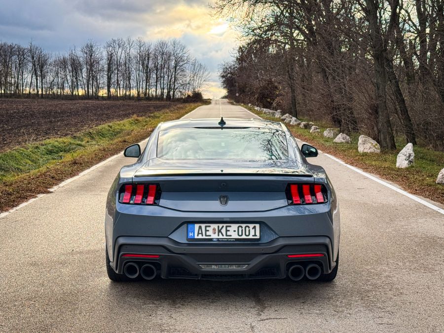 Utolsó felvonás? Ford Mustang Dark Horse 5.0 V8 - Autó & Motor - MOBILITY - ford, ford mustang, ford mustang dark horse, ford mustang dark horse teszt, ford mustang teszt, mustang, mustang dark horse, mustang teszt, 
