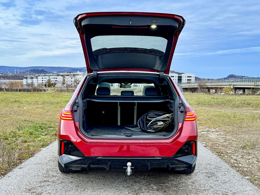 Az i-re a pont – BMW i5 M60 xDrive Touring - Autó & Motor - MOBILITY - 2024 BMW i5 teszt, BMW i5, BMW i5 kombi teszt, BMW i5 M60 Touring teszt,