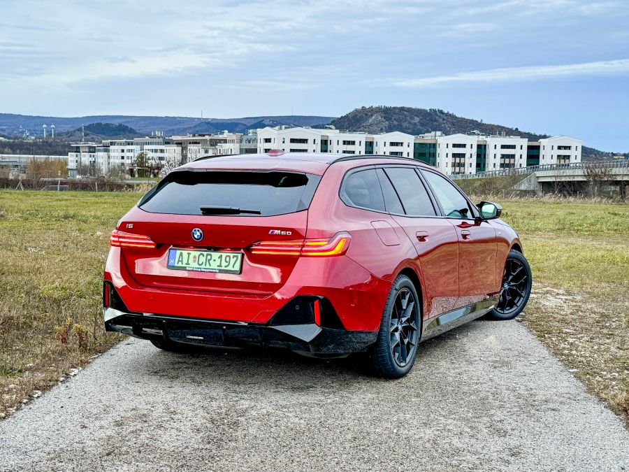 Az i-re a pont – BMW i5 M60 xDrive Touring - Autó & Motor - MOBILITY - 2024 BMW i5 teszt, BMW i5, BMW i5 kombi teszt, BMW i5 M60 Touring teszt,