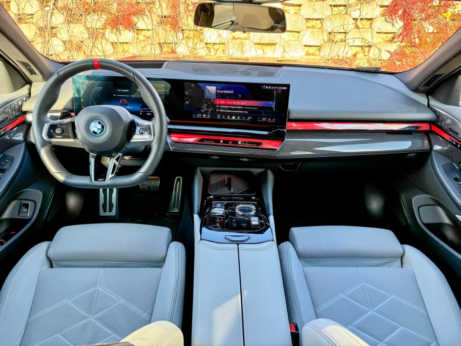 Az i-re a pont – BMW i5 M60 xDrive Touring - Autó & Motor - MOBILITY - 2024 BMW i5 teszt, BMW i5, BMW i5 kombi teszt, BMW i5 M60 Touring teszt,