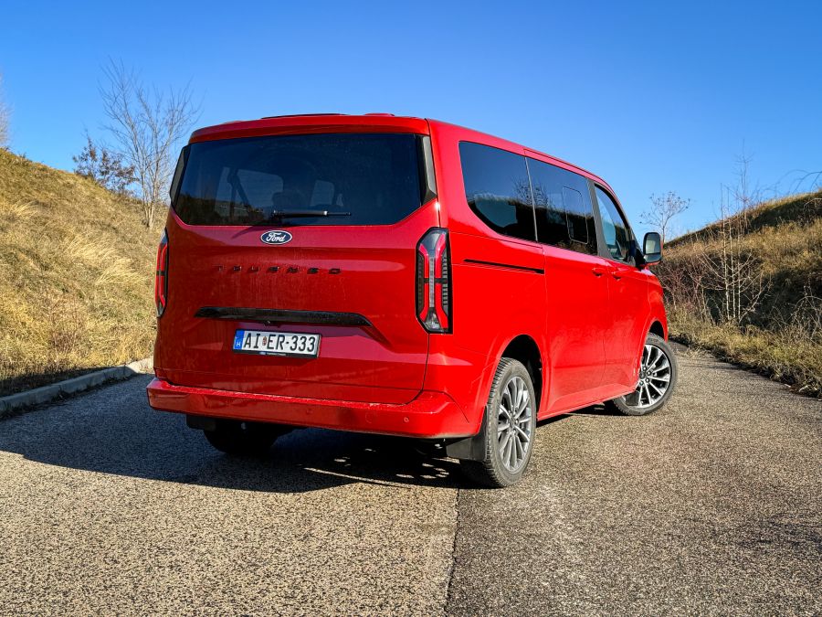 Ne csak SUV-ban gondolkozz – Az Új Ford Tourneo Custom Titanium 2.0TDCi - Autó & Motor - MOBILITY - ford, ford tourneo, ford tourneo custom, ford tourneo teszt, Új Ford Tourneo Custom Titanium 2.0TDCi, 