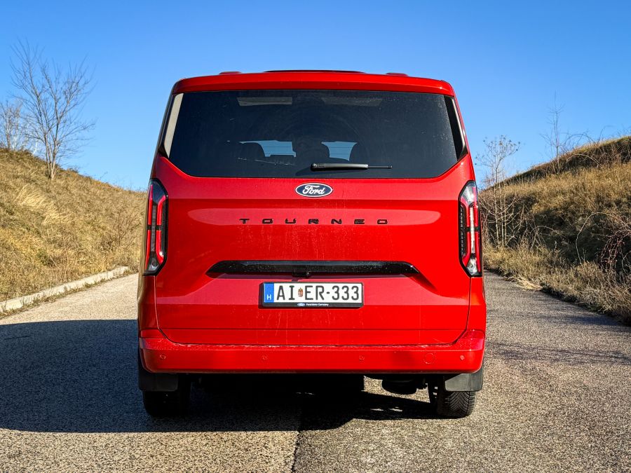 Ne csak SUV-ban gondolkozz – Az Új Ford Tourneo Custom Titanium 2.0TDCi - Autó & Motor - MOBILITY - ford, ford tourneo, ford tourneo custom, ford tourneo teszt, Új Ford Tourneo Custom Titanium 2.0TDCi, 