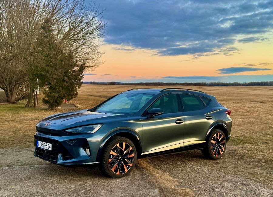 Az unalom ellen – Cupra Formentor 1.5 TSI DSG mHEV - Autó & Motor - MOBILITY - cupra formentor, cupra formentor 1.5 tsi mHEV teszt, cupra formentor teszt, formentor mild-hybrid teszt,