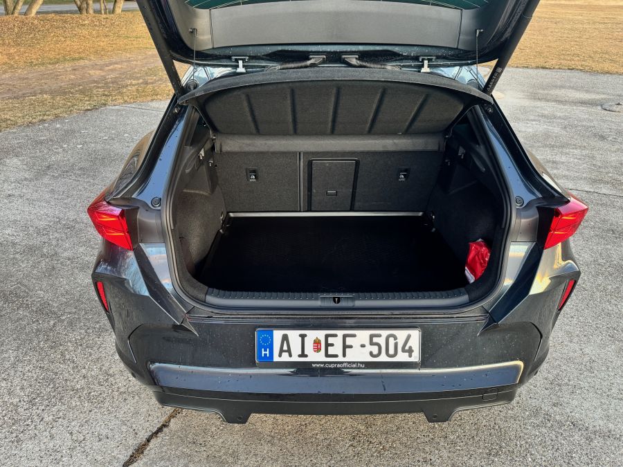 Az unalom ellen – Cupra Formentor 1.5 TSI DSG mHEV - Autó & Motor - MOBILITY - cupra formentor, cupra formentor 1.5 tsi mHEV teszt, cupra formentor teszt, formentor mild-hybrid teszt, 