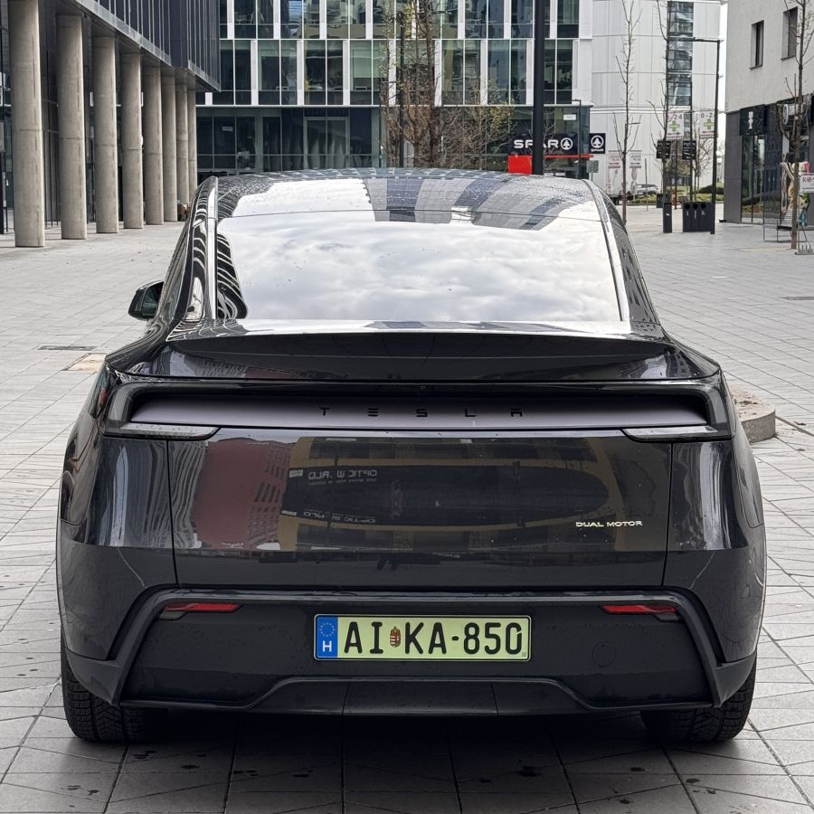 A kód neve boróka – Tesla Model Y 2025 (Juniper) - Autó & Motor - MOBILITY - 