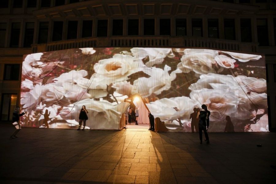 Szláv kulturális pillanatokkal és a nőiesség szellemével ünnepelték Varsóban a Magda Butrym H&M kollaborációt - STYLENEWS -  - divat, divathírek, h%26m, Magda Butrym, 