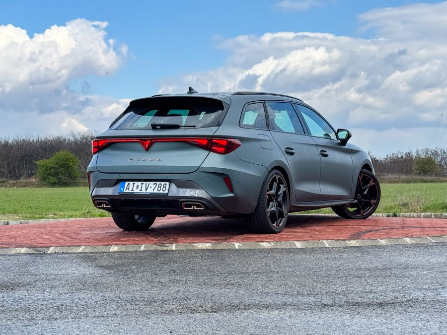 Sportos Dinamika Fenntartható Megoldásokkal - Cupra Leon Kombi VZ 1.5 TSI DSG pHEV - Autó & Motor - MOBILITY - Cupra, cupra leon, cupra leon kombi vz, cupra leon phev, cupra leon phev teszt, 