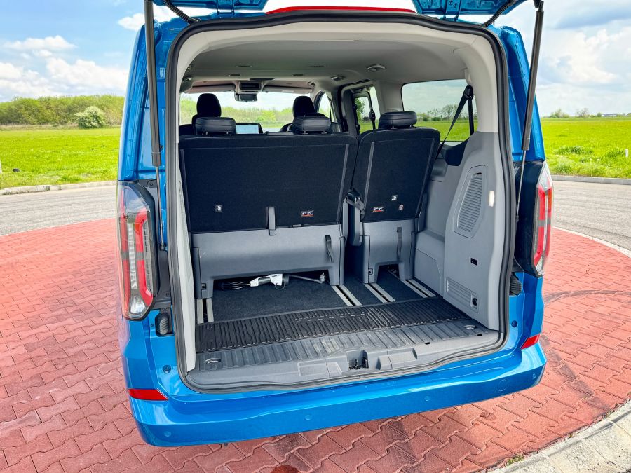 Amikor igazán nagyban utazol! – Ford Tourneo Custom BEV - Autó & Motor - MOBILITY - ford, ford tourneo, ford tourneo custom, ford tourneo custom electric, 