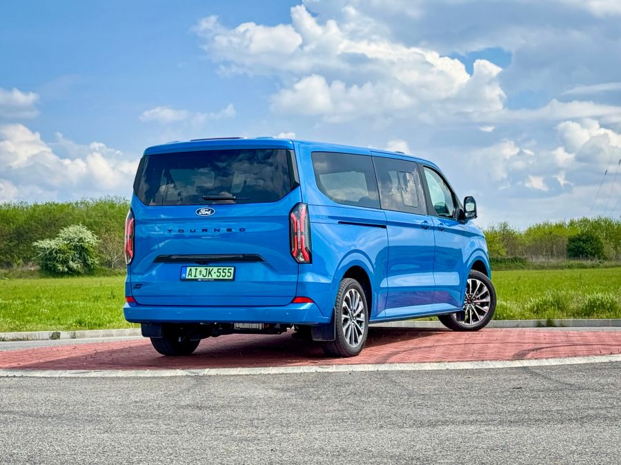 Amikor igazán nagyban utazol! – Ford Tourneo Custom BEV - Autó & Motor - MOBILITY - ford, ford tourneo, ford tourneo custom, ford tourneo custom electric, 