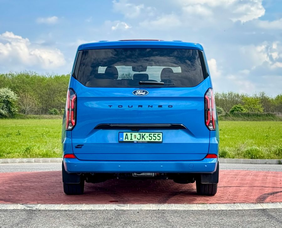 Amikor igazán nagyban utazol! – Ford Tourneo Custom BEV - Autó & Motor - MOBILITY - ford, ford tourneo, ford tourneo custom, ford tourneo custom electric, 