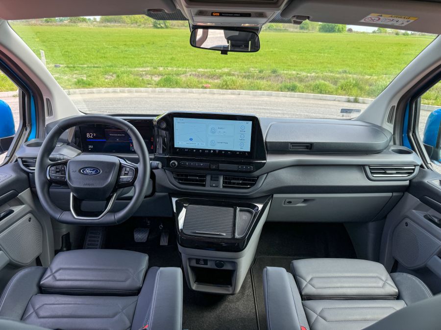 Amikor igazán nagyban utazol! – Ford Tourneo Custom BEV - Autó & Motor - MOBILITY - ford, ford tourneo, ford tourneo custom, ford tourneo custom electric, 