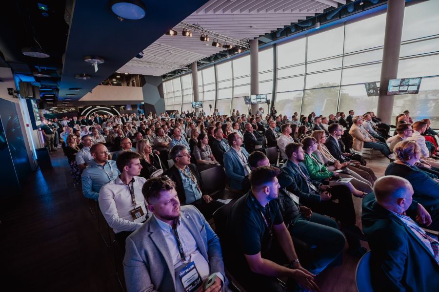 Túlélsz vagy dominálsz? A következő évtized a vezetők kezében van – Trust Summit 2025 - Kikapcsoló - STYLENEWS - Bizalmi Kör, Trust Summit 2025, 