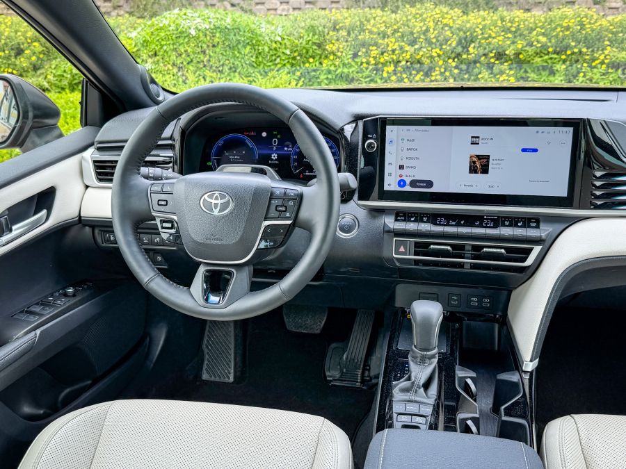 Nagy test, kis fogyasztás? Az új Toyota Camry - Autó & Motor - MOBILITY - Toyota, toyota camry, toyota camry 2025, toyota camry teszt, toyota camry2024,