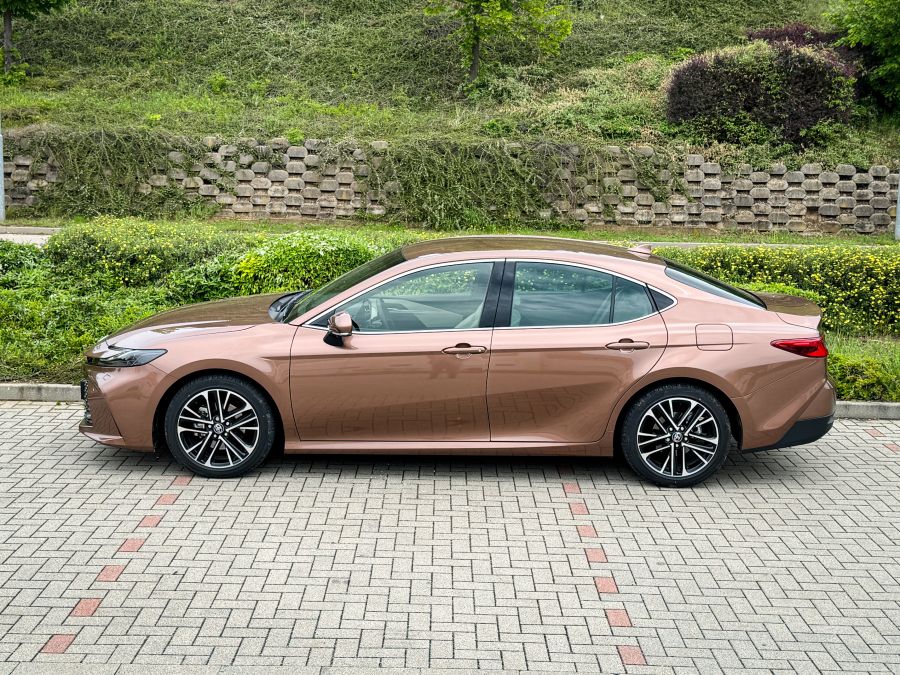 Nagy test, kis fogyasztás? Az új Toyota Camry - Autó & Motor - MOBILITY - Toyota, toyota camry, toyota camry 2025, toyota camry teszt, toyota camry2024,