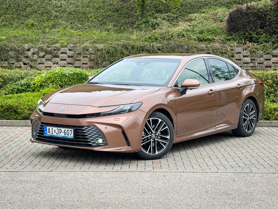 Nagy test, kis fogyasztás? Az új Toyota Camry - Autó & Motor - MOBILITY - Toyota, toyota camry, toyota camry 2025, toyota camry teszt, toyota camry2024,