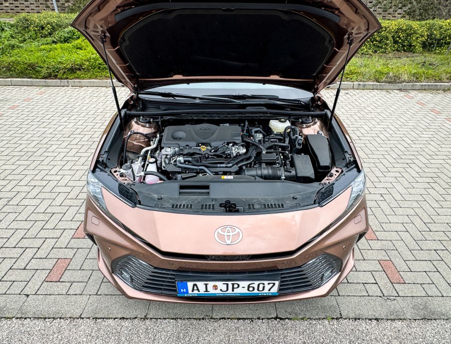 Nagy test, kis fogyasztás? Az új Toyota Camry - Autó & Motor - MOBILITY - Toyota, toyota camry, toyota camry 2025, toyota camry teszt, toyota camry2024,
