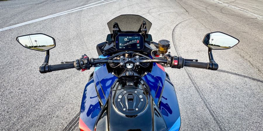 Ez már mindennek a teteje! – BMW M 1000 XR teszt - Autó & Motor - MOBILITY - bmw, bmw m1000xr, bmw m1000xr teszt, 