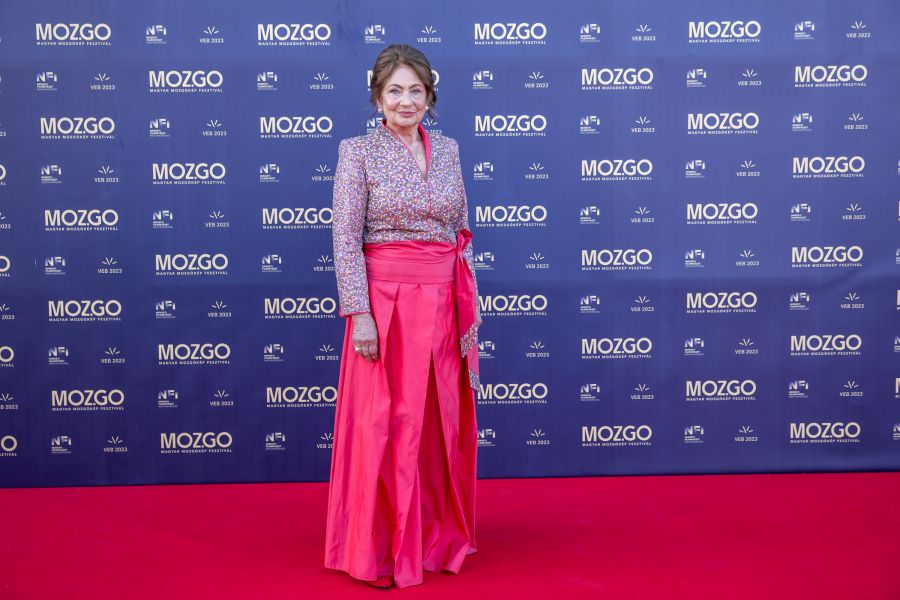 A hazai tervezők kreációiban tündököltek a sztárok és a filmesek Magyar Mozgókép Díjak gáláján - Kikapcsoló - STYLENEWS - 