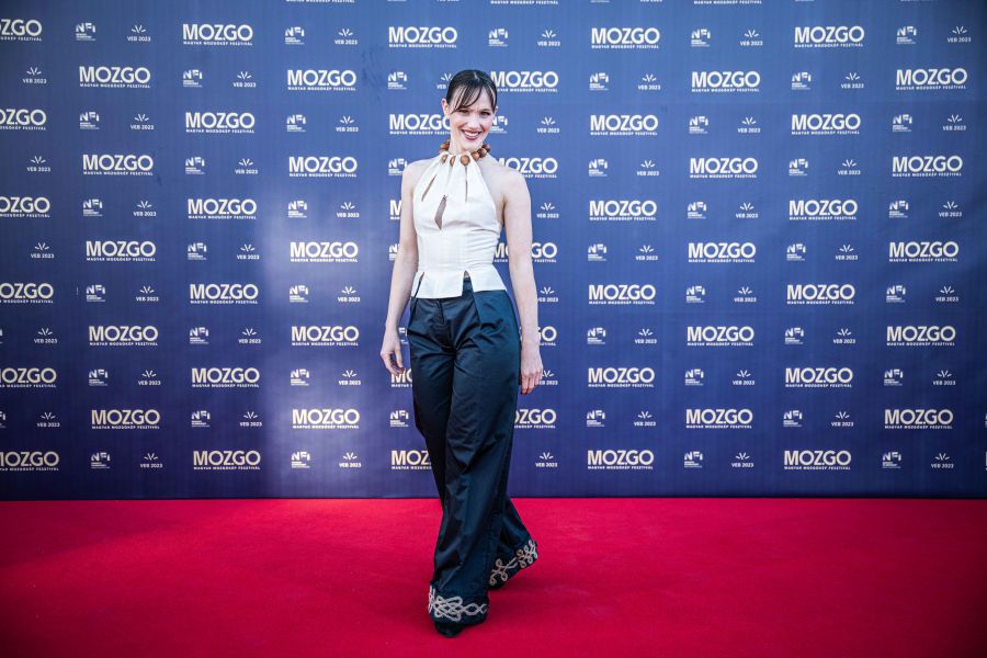 A hazai tervezők kreációiban tündököltek a sztárok és a filmesek Magyar Mozgókép Díjak gáláján - Kikapcsoló - STYLENEWS - 