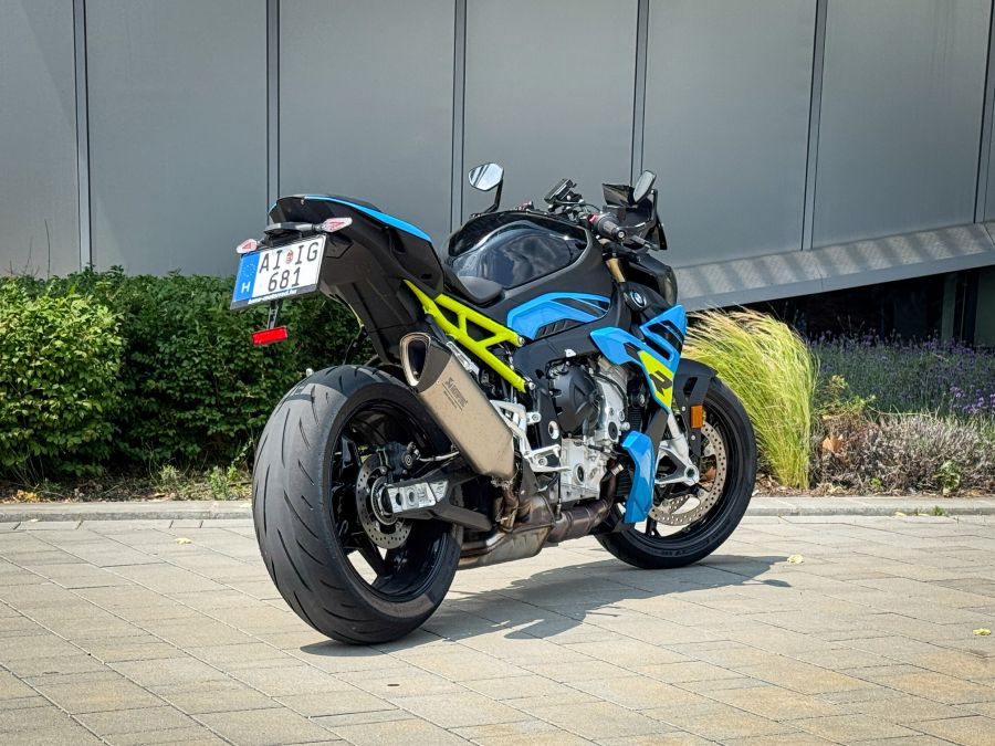 Az első lépcsőfok is magas az 1000-es BMW-k világában: 2025-ös BMW S1000R - Autó & Motor - MOBILITY - BMW, BMW-S1000R, S1000R, 