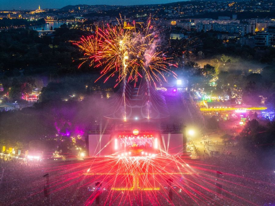 Színes madarakkal repülünk idén a Szabadság Szigetére - Kikapcsoló - STYLENEWS - sziget, sziget 2025, sziget fesztivál, 