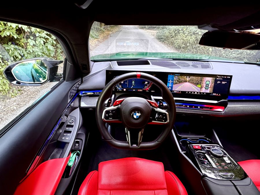 Szinte tökéletes, mégis M, mint megosztó – BMW M5 - Autó & Motor - MOBILITY - 2025 BMW M5 teszt, BMW M5, M5 teszt, 