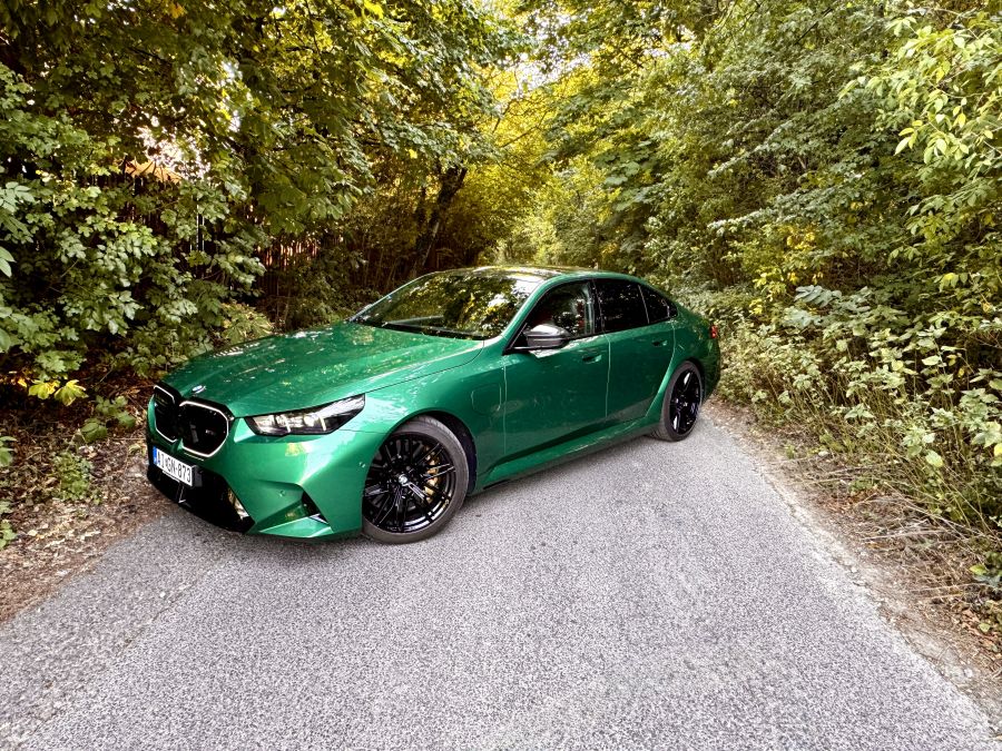 Szinte tökéletes, mégis M, mint megosztó – BMW M5 - Autó & Motor - MOBILITY - 2025 BMW M5 teszt, BMW M5, M5 teszt, 