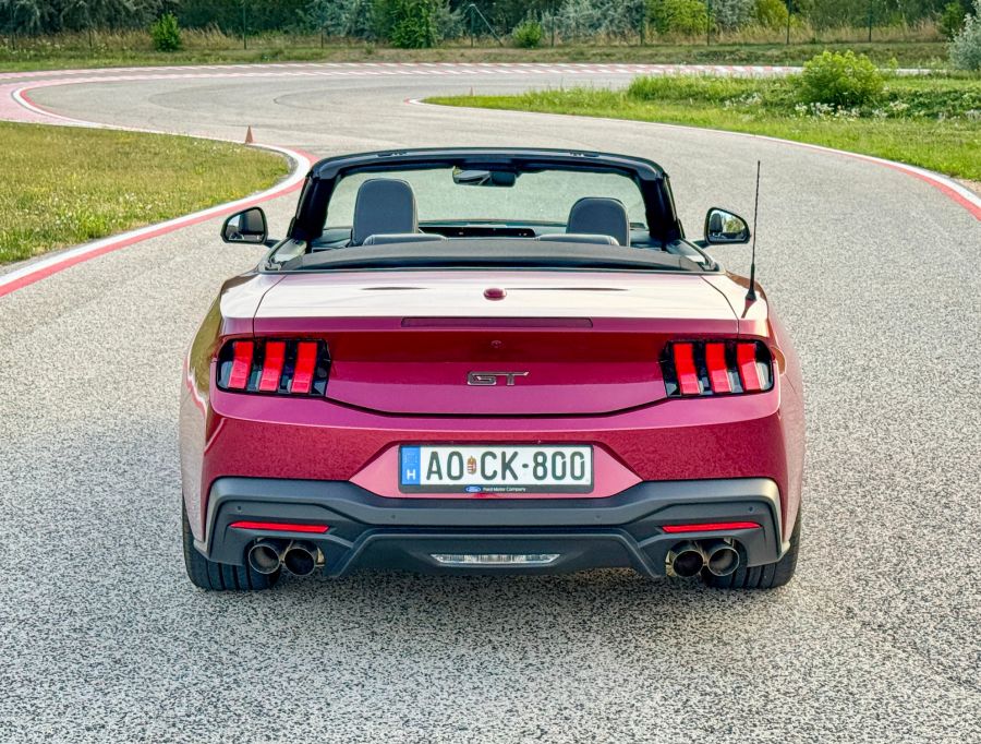 Mézédes áfonyás keménycukor – Ford Mustang GT Performance Convertible teszt - Autó & Motor - MOBILITY - 