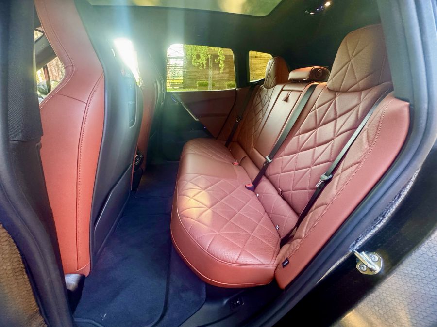 A csend hangja - BMW iX xDrive60 - Autó & Motor - MOBILITY - 2025 BMW iX xDrive60 teszt, BMW iX teszt, BMW iX60 teszt, 