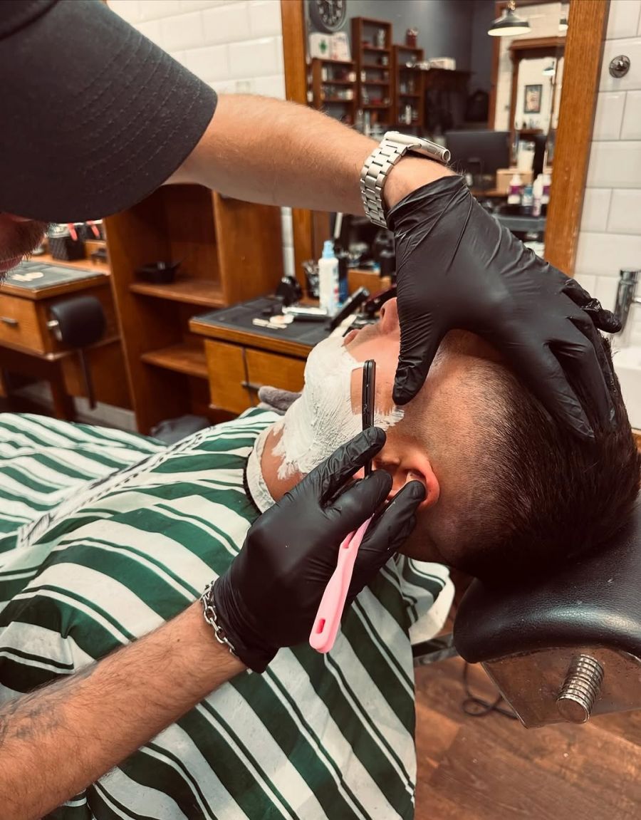 Barber Shop Budapest Mammut – Profi férfi hajvágás a Mammut I. földszintjén - Ápolt vagyok - ÉN - barber budapest mammut, barber shop budapest, barber shop budapest mammut, barber shop mammut, borbély budapest, borbély mammut, férfi hajvágás mammut, 