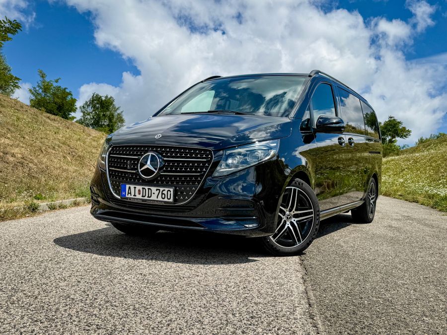 Luxus SUV helyett Luxus busz: A megújult Mercedes-Benz V 300 d 4MATIC - Autó & Motor - MOBILITY - mb v300d, mercedes benz v300d, mercedes benz v300d teszt, 