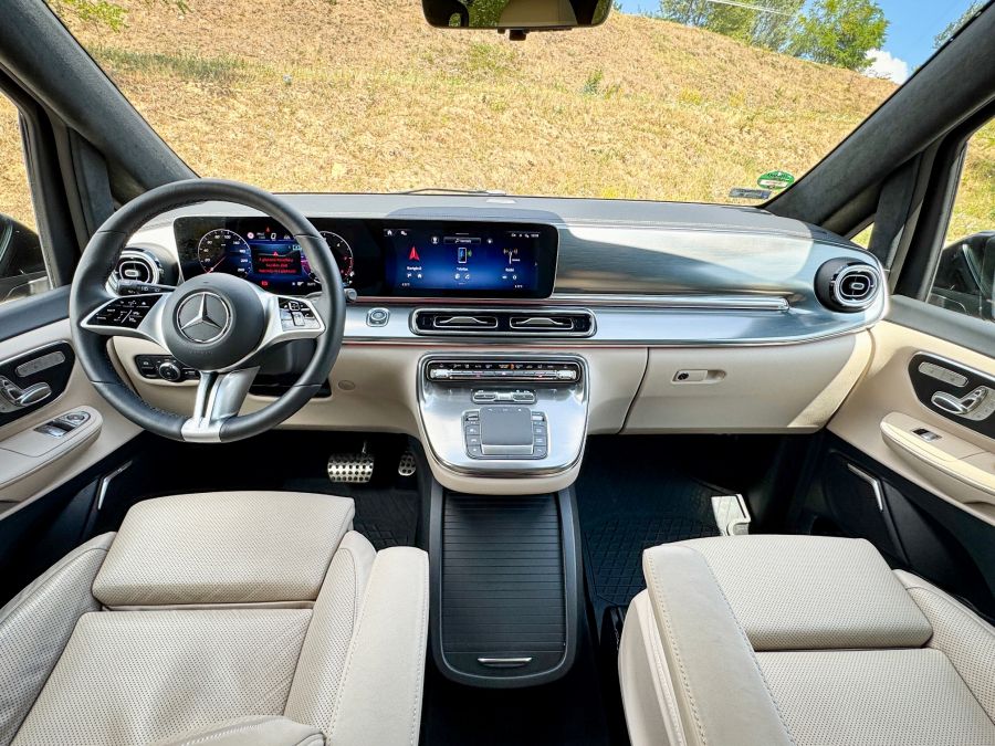 Luxus SUV helyett Luxus busz: A megújult Mercedes-Benz V 300 d 4MATIC - Autó & Motor - MOBILITY - mb v300d, mercedes benz v300d, mercedes benz v300d teszt, 