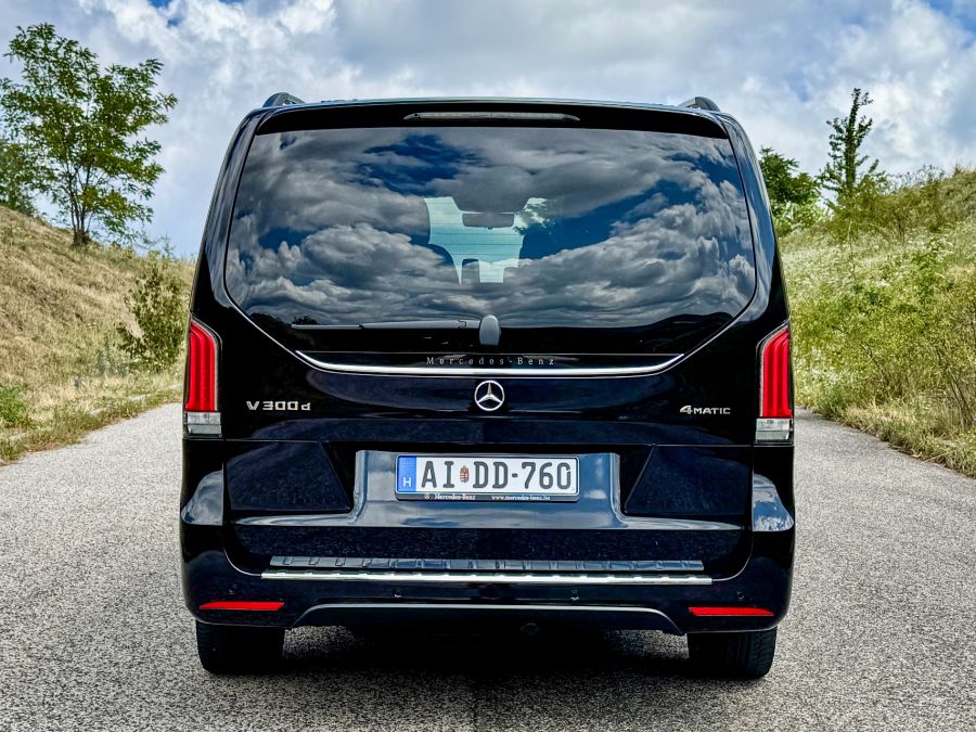 Luxus SUV helyett Luxus busz: A megújult Mercedes-Benz V 300 d 4MATIC - Autó & Motor - MOBILITY - mb v300d, mercedes benz v300d, mercedes benz v300d teszt, 