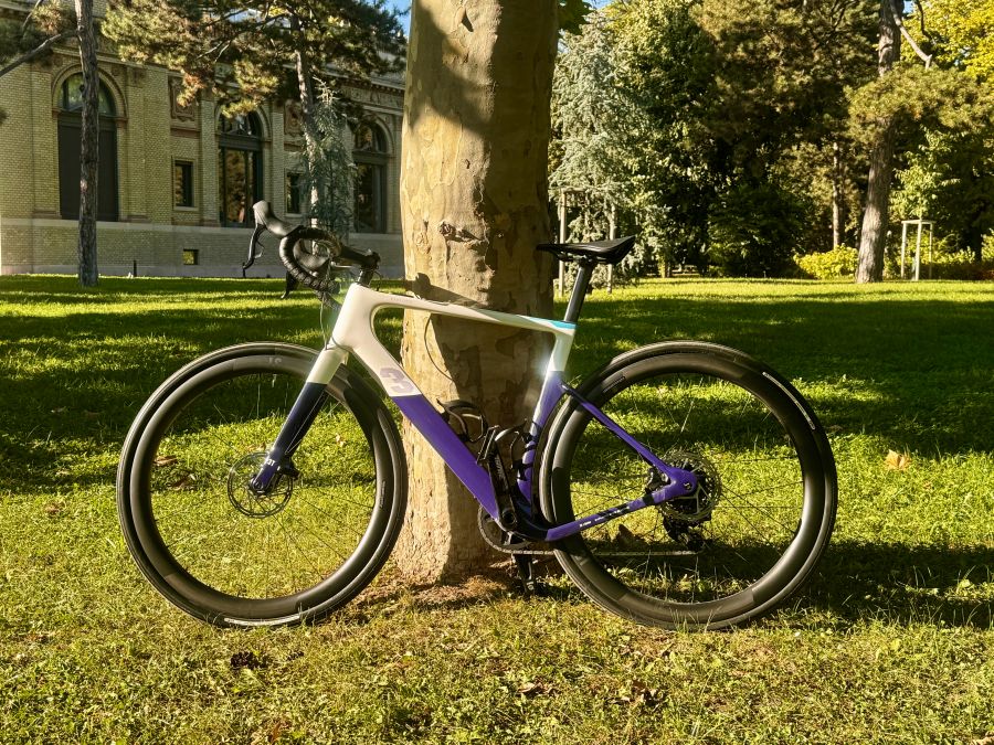 A bajor és az olasz találkozik - BMW 3T Gravel Electric - Autó & Motor - MOBILITY - BMW 3T gravel teszt, BMW e-bike teszt, BMW elektromos kerékpár teszt, 