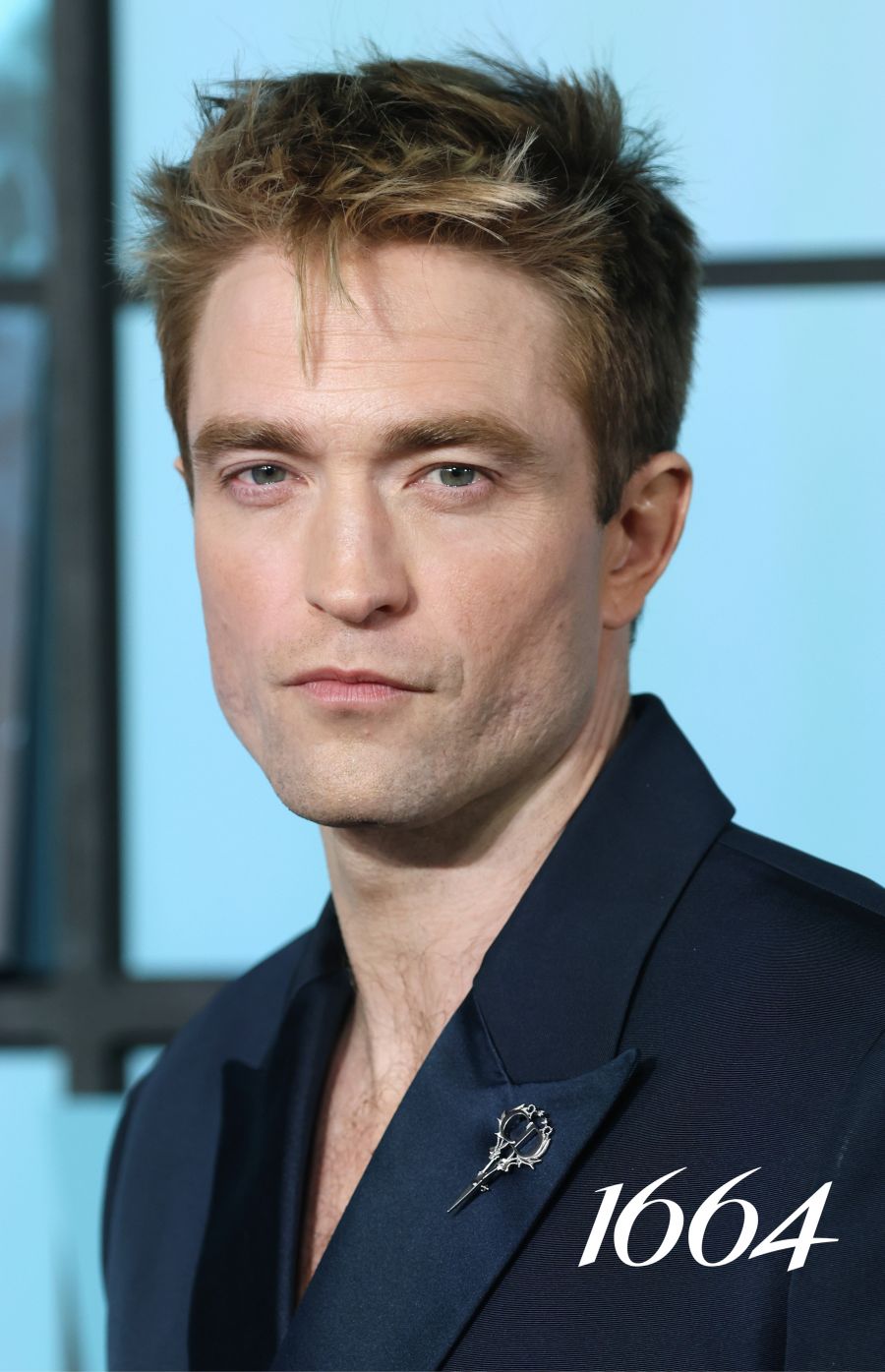 ROBERT PATTINSON AZ 1664 MÁRKANAGYKÖVETE LETT - STYLENEWS -  - Brady Corbet, Robert Pattinson, Velencei Nemzetközi Filmfesztivál, 