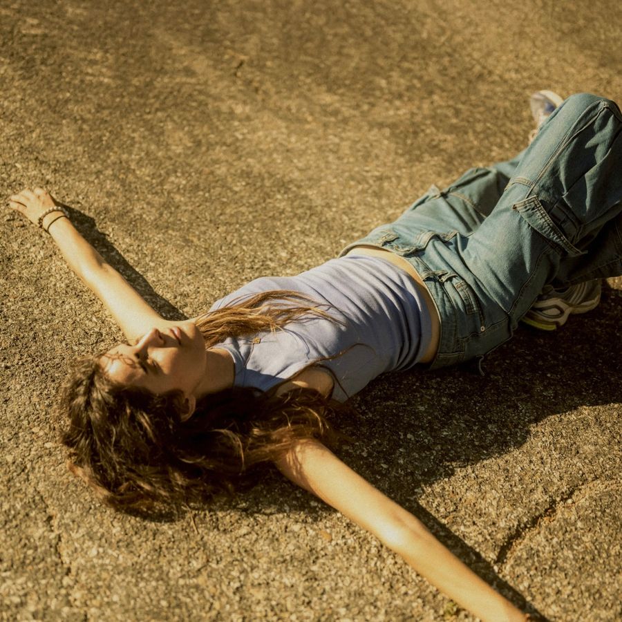 Magyar előadó énekli az Oscar-díjas rendező új filmjének betétdalát - STYLENEWS -  - Egykutya, ZÓRA, 