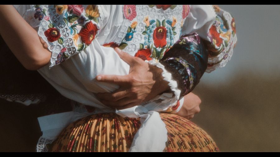 Gyökerek és szárnyak - Új bemutató a Magyar Állami Népi Együttestől - STYLENEWS - Kultúra - Gyökerek és szárnyak című előadás, Magyar Állami Népi Együttes,