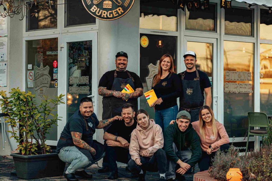 Egyetlen balatoni burgerezőként lett Gault&Millau díjazott a Bitang Burger - STYLENEWS -  - 