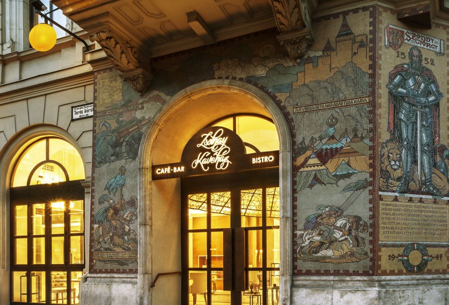 Szarvasgomba és kaviár jár a pogácsához, ehető arany pedig a kekszhez a Zsolnay Kávéházban - STYLELIFE -  - Radisson Blu Béke Hotel, Stílusgourmand Afternoon Tea by Zsolnay Café, Zsolnay porcelánszervíz, 