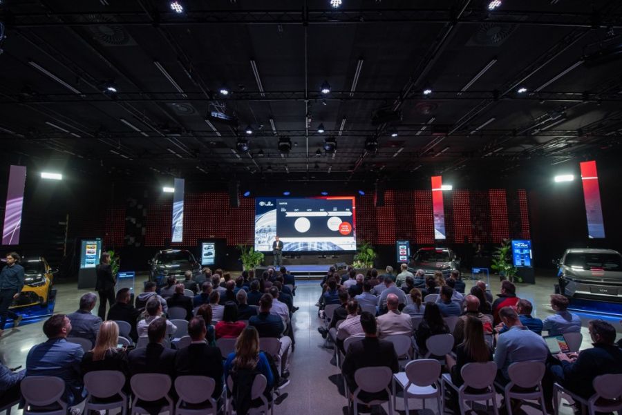 8 új Toyota és 2 új Lexus modellel folytatja magyarországi elektrifikált modellinvázióját a világ elsőszámú autógyártója - Autó & Motor - MOBILITY - 