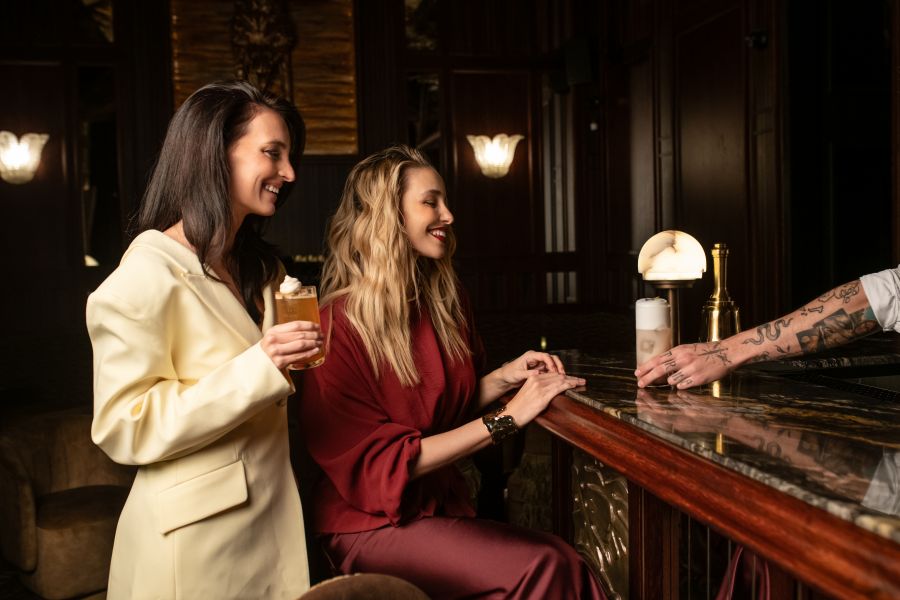 Visszatérés a klasszikus bárkultúra alapjaihoz: megnyitott a Lazy Lion bár az Adria Palotában - STYLENEWS - Gasztronómia - 