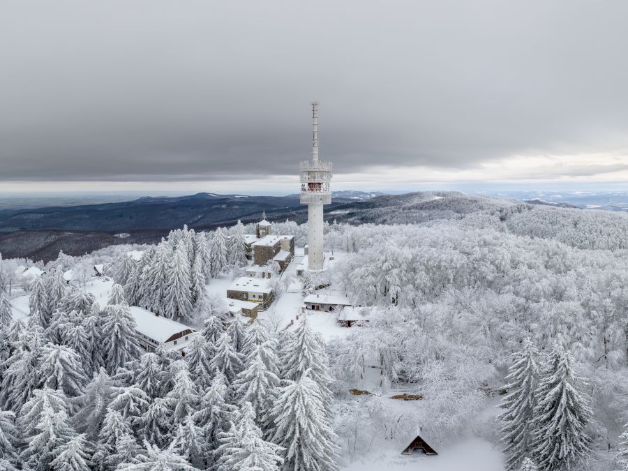Ezekből a kilátókból csodás panoráma nyílik a hazai havas tájra - STYLELIFE - Utazás - Kékestetői kilátó, Tar-kő Vajda Péter-kilátó – kilátás a Bakony szívéből, Thuróczy Lajos-kilátó, 