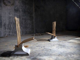 Betonszék bambusz ülőkével - Christel Hadiwibawa -  -  - bambusz, beton, Christel Hadiwibawa, lakberendezés, szék, 