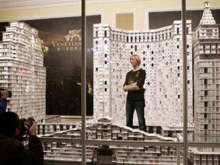 Kártyavár világrekord: kínai hotel 218 ezer lapból -  -  - Bryan Berg, hotel, Kártyavár, Venetian Macau, világrekord, 