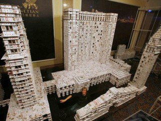 Kártyavár világrekord: kínai hotel 218 ezer lapból -  -  - Bryan Berg, hotel, Kártyavár, Venetian Macau, világrekord, 