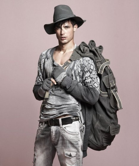 Gisele Bündchen a Colcci őszi/téli kampányában<br /> Gisele Bündchen a Colcci őszi/téli kampányában<br />