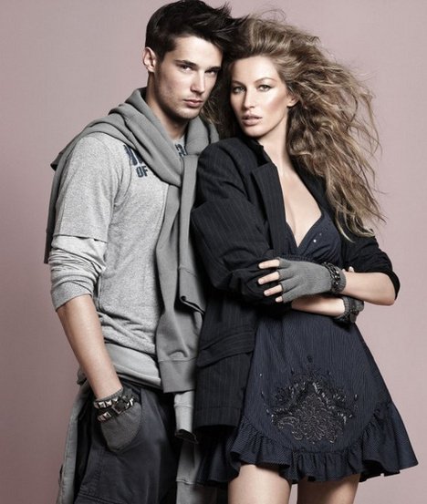 Gisele Bündchen a Colcci őszi/téli kampányában<br /> Gisele Bündchen a Colcci őszi/téli kampányában<br />