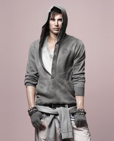 Gisele Bündchen a Colcci őszi/téli kampányában<br /> Gisele Bündchen a Colcci őszi/téli kampányában<br />